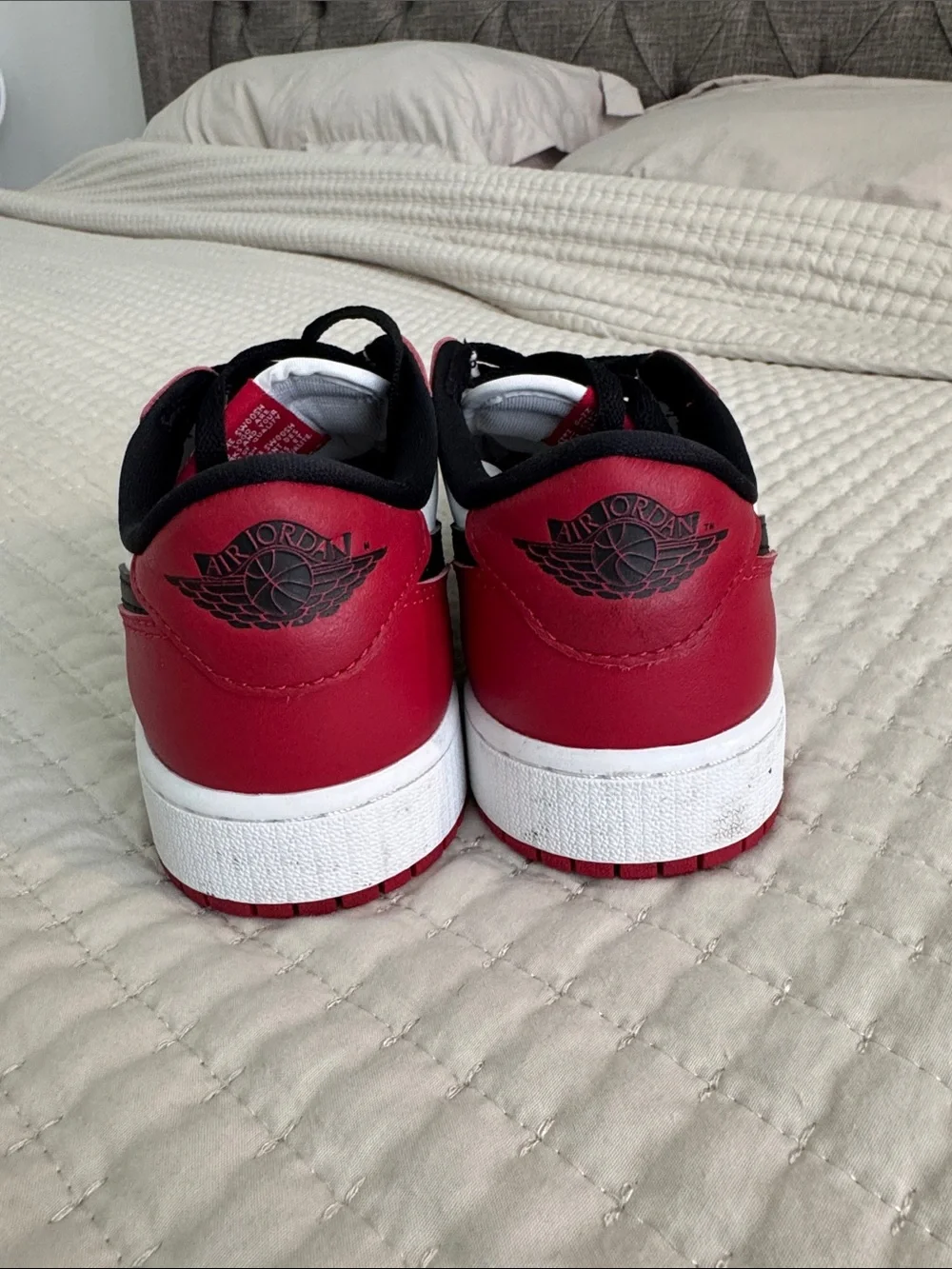 Nike Kids Low-Top Sneakers in White, Red & Black